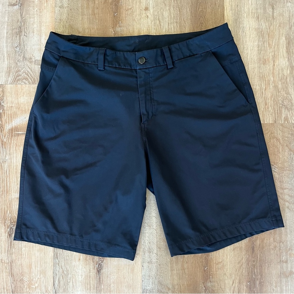 LULULEMON Classic Fit Short 10” Black Chino Golf Shorts size 36